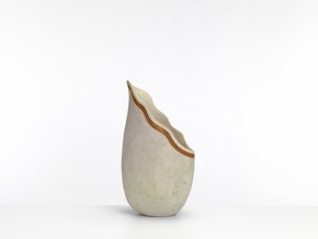 Spout Pot with Spiral