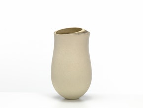 Pale, haloed olive granite coned rim