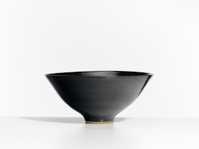 Footed bowl